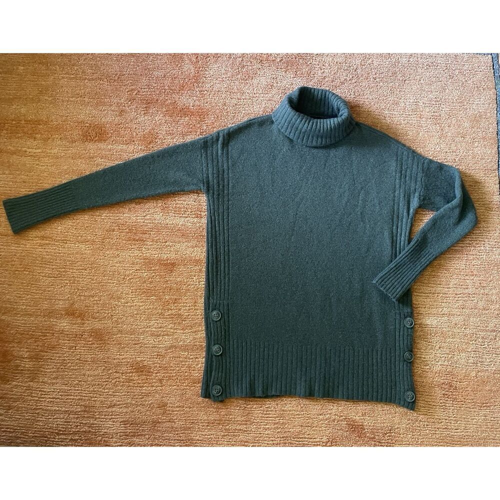 Tahari Green Turtleneck Sweater Side Button Longline Pullover Size S